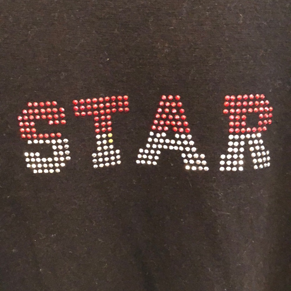 Avenue Black T-shirt with STAR appliqué